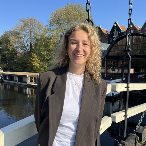 Huisdierenoppas Eline uit Amsterdam